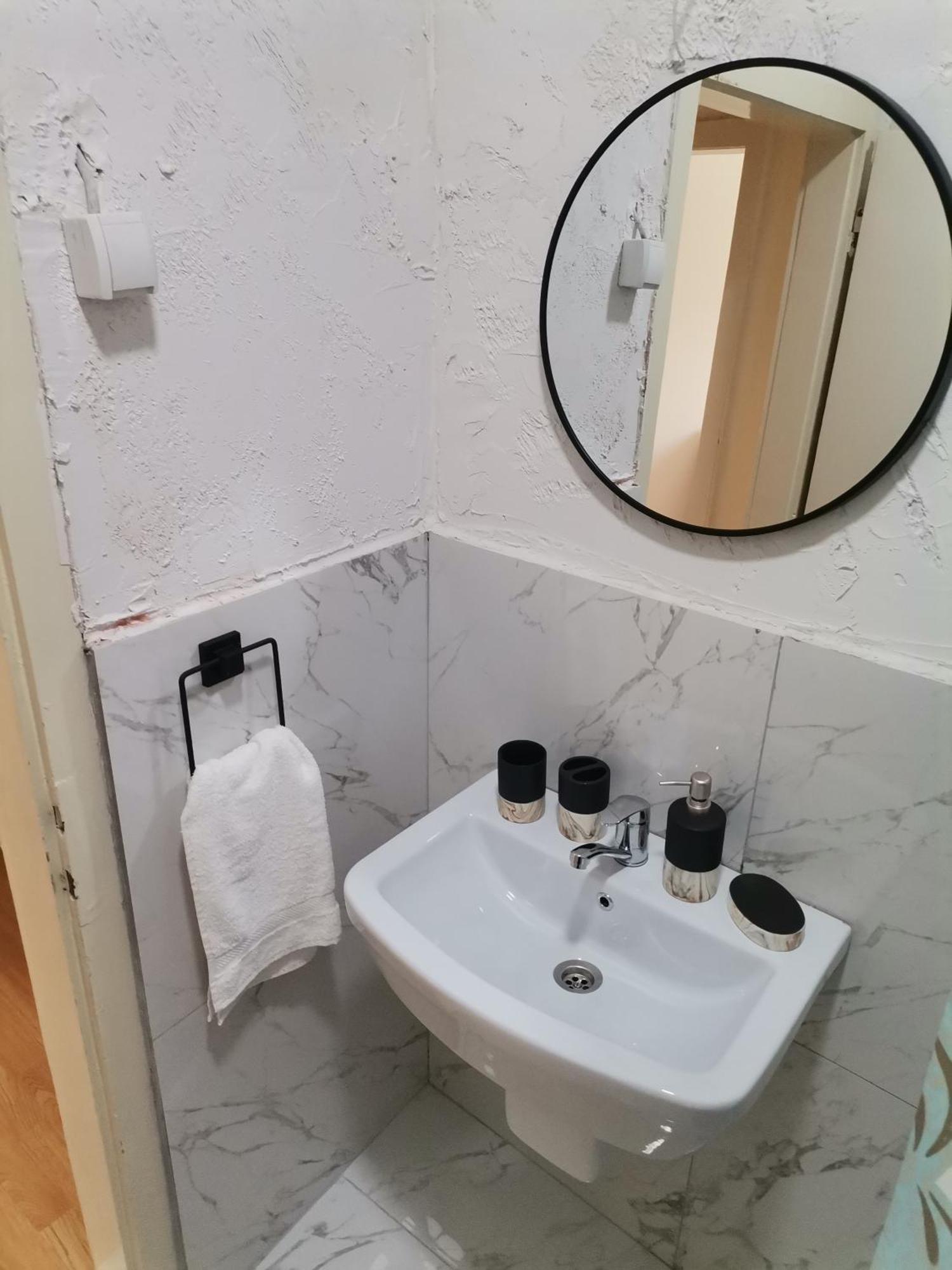 Calla 5 Apartment - Main Square, In The City Shopping Center - Parking Slot With Security And Video Camera Skopie Exterior foto
